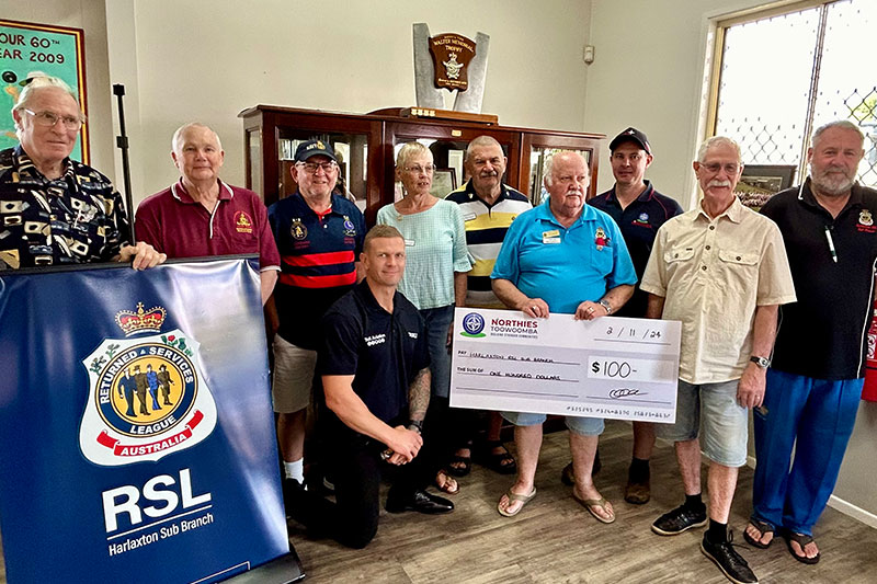 L-R: Mike Dolan and Peter Cole Harlaxton, Allan RAFFA, Sam Toll, Susan and Keith Carter RAAFA, Tim McCrorey Harlaxton, Tony Cameron Northies, Gary Hauck RAAFA, and Dave Boland Harlaxton.